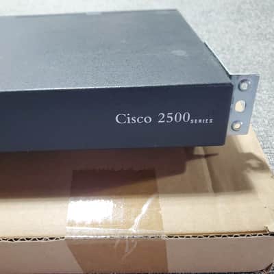 Cisco 2500 Series Model 2514 Router image 2