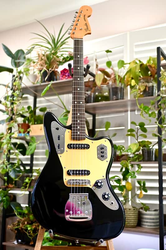 *New in Box* Fender MIJ Traditional II '60s Jaguar 2025 - Black with Gold Anodized Pickguard image 1