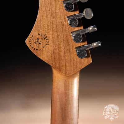 Novo Dealer Limited Nucleus Serus J Guitar – Bull Black over ‘64 3-Tone Burst image 6