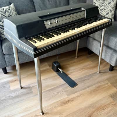 1977 Wurlitzer 200A Just Serviced - SUPER CLEAN! image 4