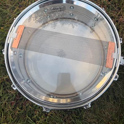 Ludwig LM402 Supraphonic 6.5x14" 10-Lug Aluminum Snare Drum 1985 - Present - Chrome-Plated image 5