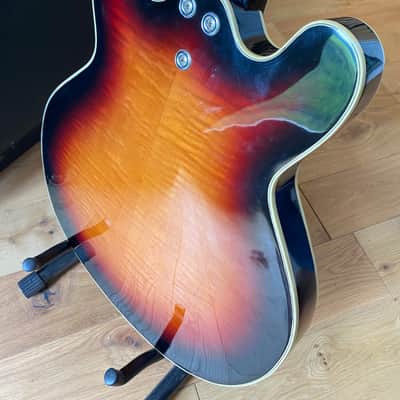 Mosrite Celebrity II Bass 1967 - Sunburst image 3