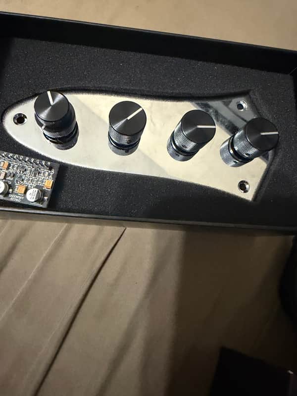 Sadowsky Onboard pre amp with VTC 2025 - Chrome image 1