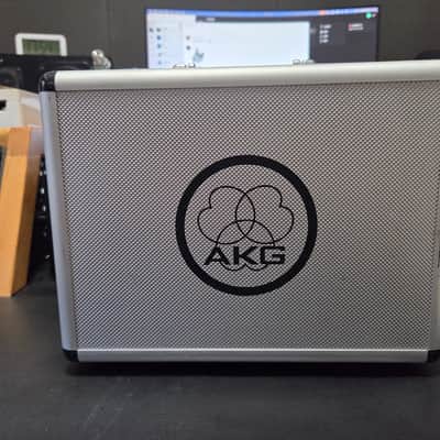 AKG C414 XLII Large Diaphragm Multipattern Condenser Microphone image 11