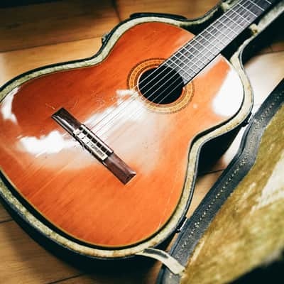 1970s Ryoji Matsuoka M40 – Handcrafted in Japan| Solid Top | Low Action | Hard Case  | Vintage Classical Tone image 3