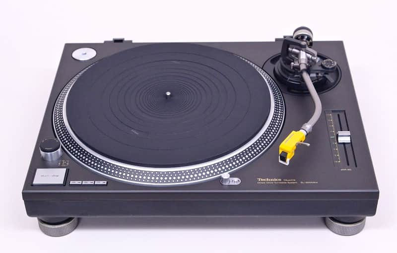 Rare Technics SL-1200 MK4 Turntable In Near-Mint Condition image 1