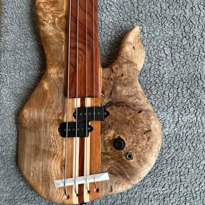 Wishbass - 32” Fretless with Bill Lawrence P46 and Q-tone stacked vol/tone image 3