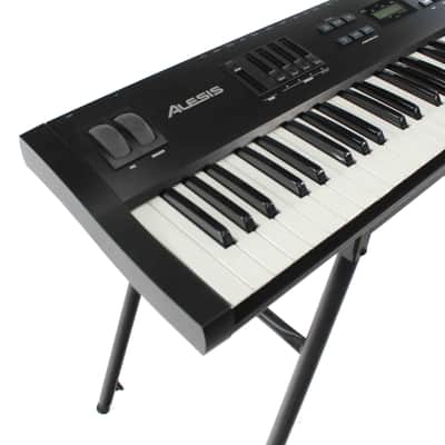 Alesis QS7 w Bag image 2