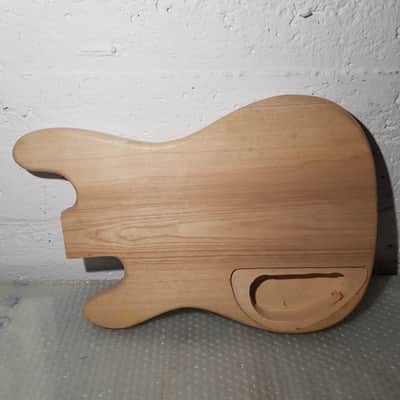 CUSTOM SWAMP ASH BASS BODY image 4