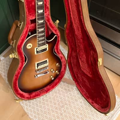 Gibson USA Les Paul Trad Pro V Ice Tea Sunburst Hardshell Case image 7