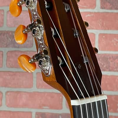 Yamaha SLG200N Silent Nylon String Guitar - Natural image 4
