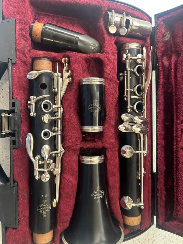 Buffet Crampon E11 Intermediate Bb Clarinet Black image 1