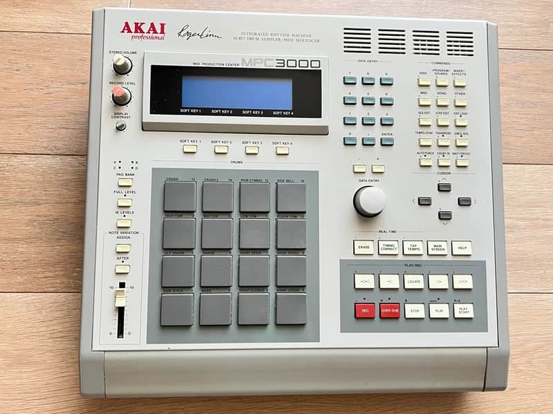 Akai MPC3000 MIDI Production Center 1993 - 2001 - Grey image 1