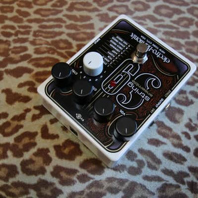 Electro-Harmonix String9 String Ensemble 2022 - Present - White / Brown Graphic image 4