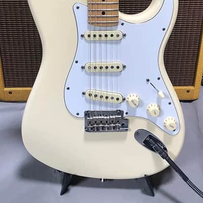 Fender Limited Edition American Standard Stratocaster, Olympic White with Matching Headstock  2010 image 5