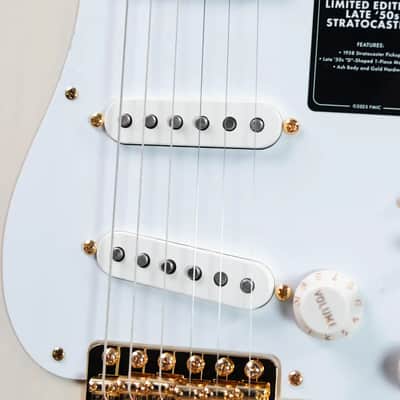 Fender Limited Edition Vintera III Late '50s Stratocaster Electric Guitar - White Blonde with Gig Bag image 9