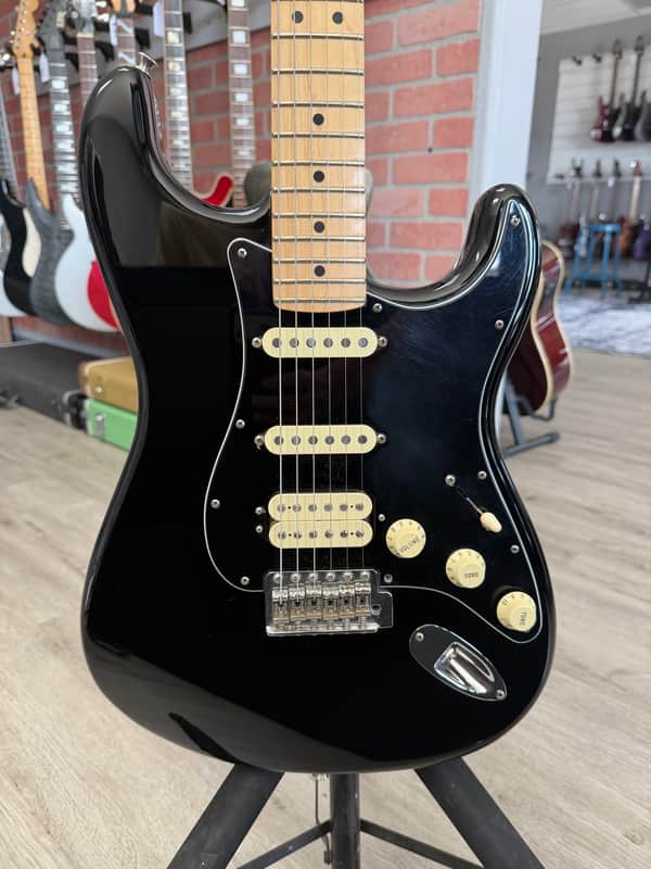 Fender American Performer Stratocaster HSS with Maple Fretboard 2018 - Present - Black