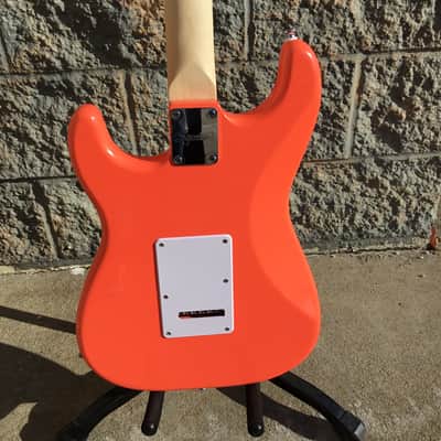Squier Sonic Stratocaster- Tahitian Coral image 4