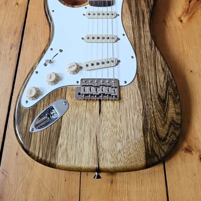 Warmoth Premium stratocaster left handed with Radioshop ID63GT pickups image 2
