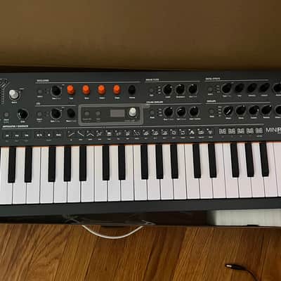 Arturia MiniFreak 37-Key 6-Voice Polyphonic Hybrid Synthesizer 2022 - Present - Black