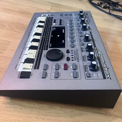 Roland MC-303 Groovebox 1990 - 1998 - Silver image 5