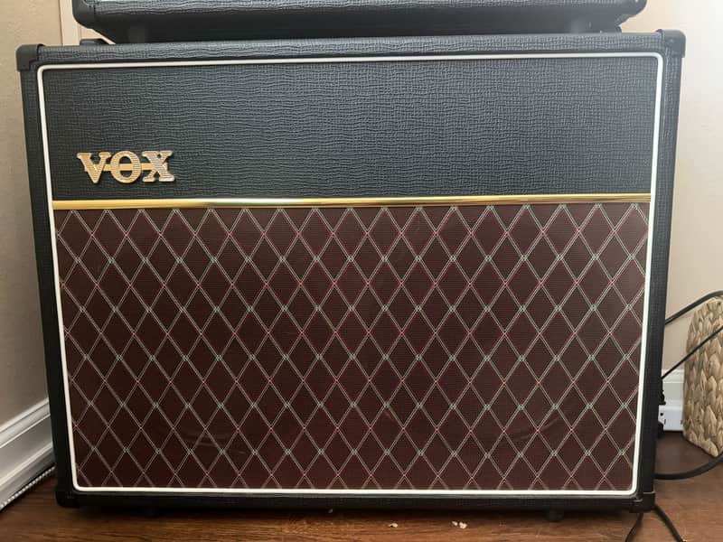 Vox V212C Custom 2x12" Guitar Speaker Cabinet