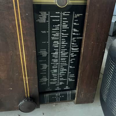 TULAN TULAN Tube Radio (1930s, Bulgaria, Art Deco Wooden Receiver) 1930 - 1935 image 2