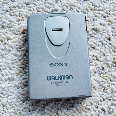 Sony WM-EX1 Walkman Cassette Player, Awesome Silver ! Working ! image 3