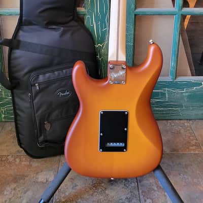 Fender Limited-Edition American Performer Stratocaster Spruce Satin Honey Burst w Deluxe Gig Bag image 16