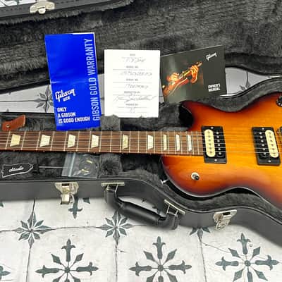 Gibson Les Paul Studio without Fretboard Binding • 2021 • 7.56 lb image 2