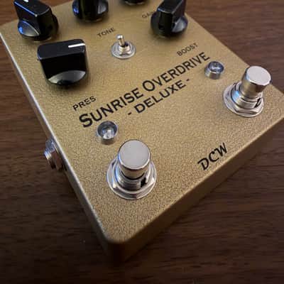 DCW Sunrise Overdrive Deluxe 2024 - Gold image 4