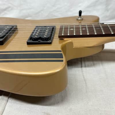 Fender Toronado GT HH Guitar with Case - MIK Made In Korea 2004 - Gold image 15