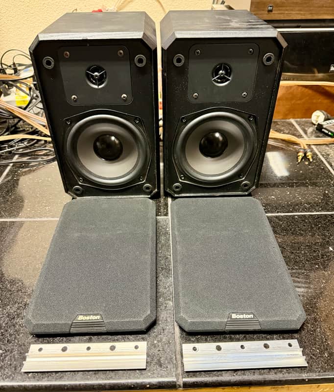 Boston Acoustics HD5 Bookshelf Speakers w/ brackets; Tested SEE VIDEO image 1
