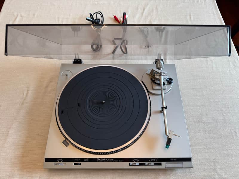 Technics SL-D30 Vintage Direct Drive Turntable