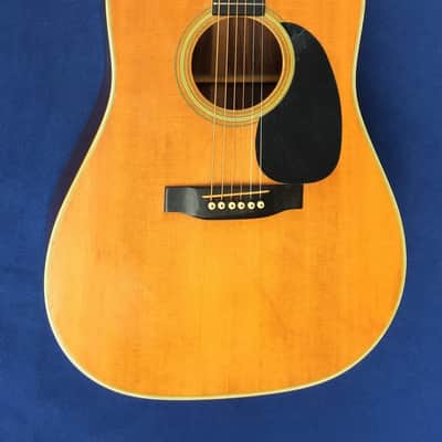 Martin D-28 1974 Natural image 1