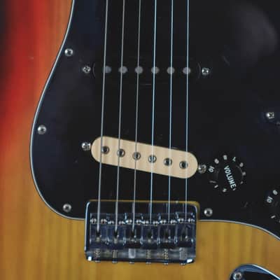 Fender Stratocaster Hardtail with 3-Bolt Neck, Maple Fretboard 1977 - Sunburst image 13