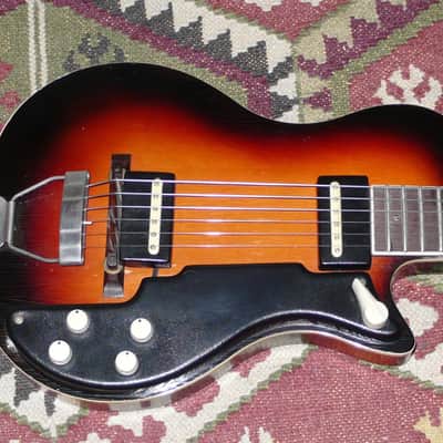 National Cosmopolitan (Howlin' Wolf Model) 1952 Sunburst Owned by Junior Watson image 2