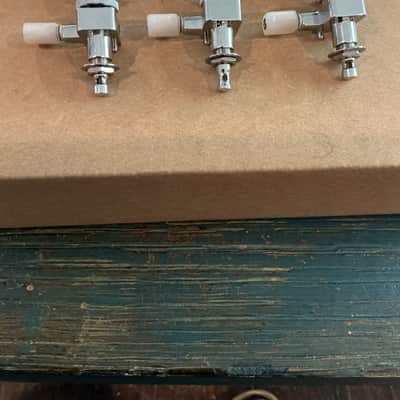 Fender Locking tuners. Left handed 2025 - Chrome image 8