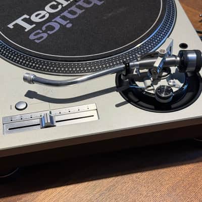 Technics SL-1200MK5 direct-drive turntable, made for the Japanese market. Includes VCT 500W 120V-to-100V step-down voltage converter for use in the U.S image 3