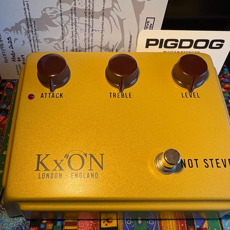 Pigdog KxON 2025 - Gold