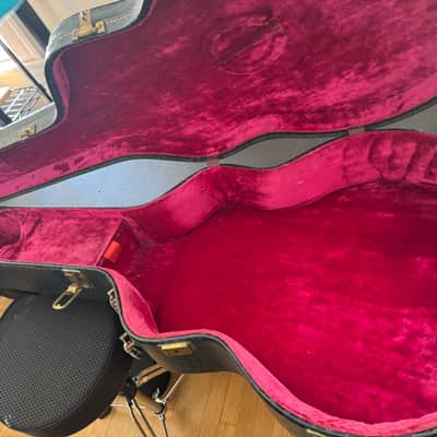 Vintage 1940s–1950s Epiphone Lifton Archtop Case – Black Alligator / Purple Interior image 10