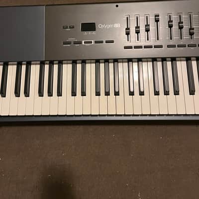 M-Audio Oxygen 88 MKIII MIDI Controller Keyboard 2014 - 2016 - Blue image 3
