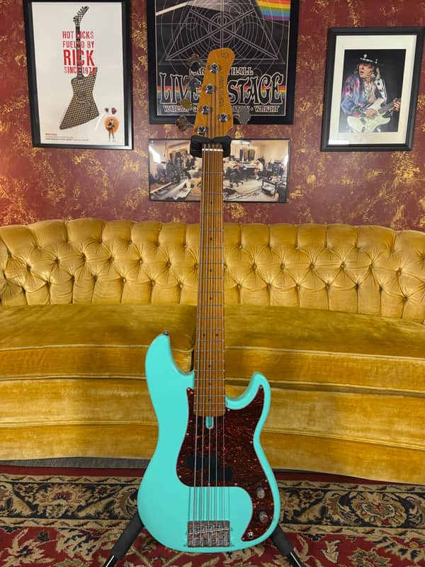 Sire Marcus Miller P5 5-String