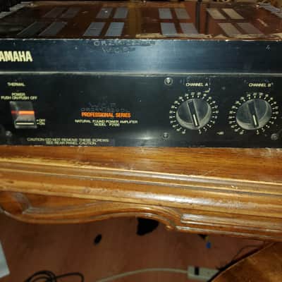Yamaha P2100 Professional Series Natural Sound Power Amplifier