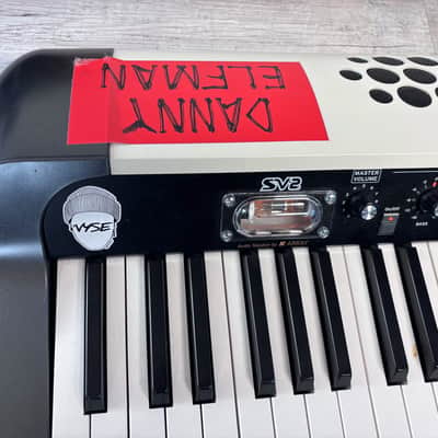 Korg SV2-SP 88 Key Stage Vintage Digital Piano with Speakers 2020 - Present - Creme with White / Black Keys image 2