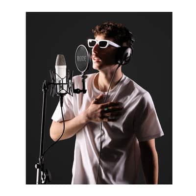 Rode NT1 Signature Series Studio Condenser Microphone HF6 Capsule and Ultra-Low Noise (White) image 6