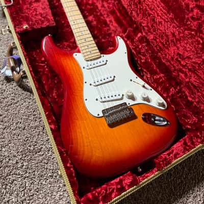 Fender 1999 Custom Shop Classic Player Stratocaster V- Neck - Aged Cherry Sunburst image 21