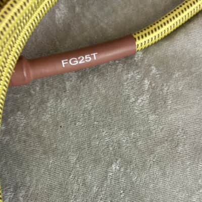 Fender 25' Instrument cable and 4 6" patch cable lot image 2