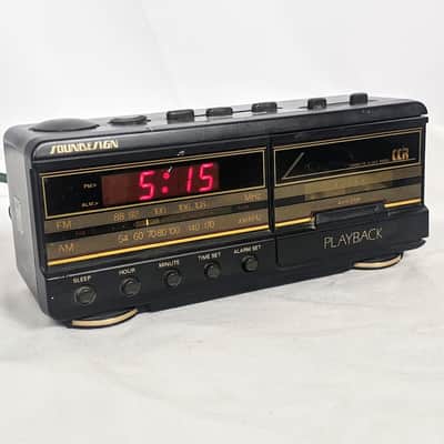 Soundesign Model 3827 AM-FM Electronic Clock Radio Cassette Player image 1
