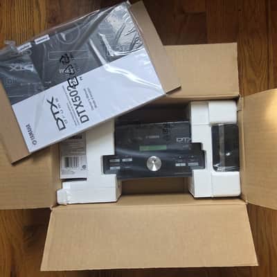 Yamaha DTX502 Electronic Drum Trigger Module with AC power adapter, mounting bracket and owner's manual image 1